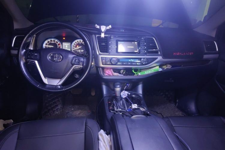 Used Toyota Highlander 2017 2.0T Four-Wheel Drive Luxury Edition 7 Seats Center Console