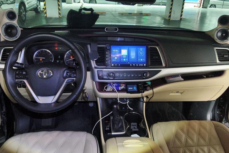 Used Toyota Highlander 2017 2.0T Four-Wheel Drive Elite Edition 7-Seater Center Console