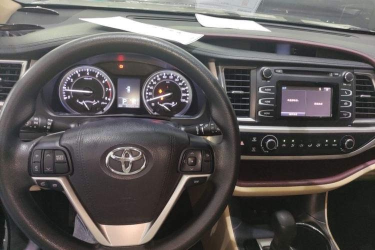 Used Toyota Highlander 2017 2.0T Four-Wheel Drive Elite Edition 7-Seater Center Console