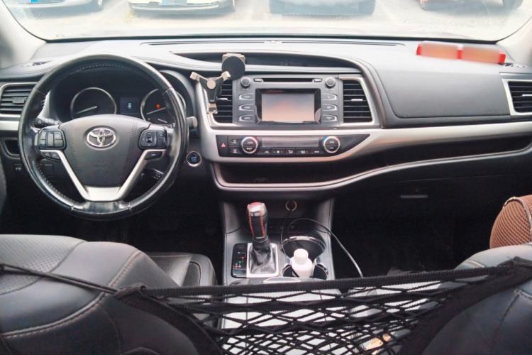 Used Toyota Highlander 2017 2.0T Four-Wheel Drive Luxury Edition 7 Seats Center Console