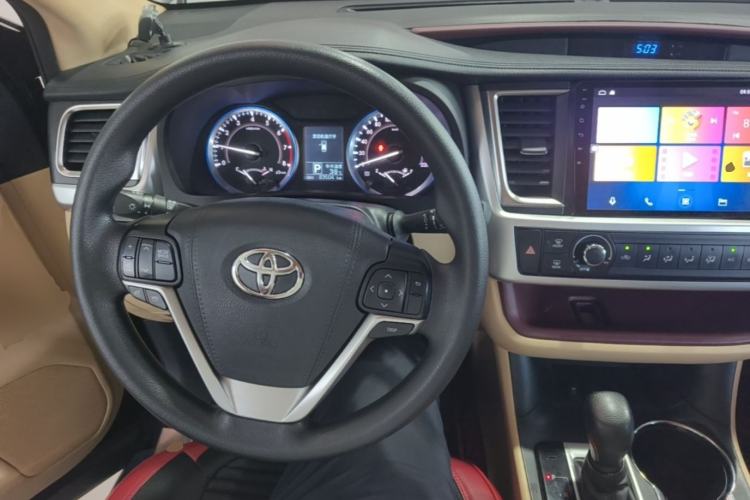 Used Toyota Highlander 2017 2.0T Two-Wheel Drive Elite Edition 5 Seats Center Console
