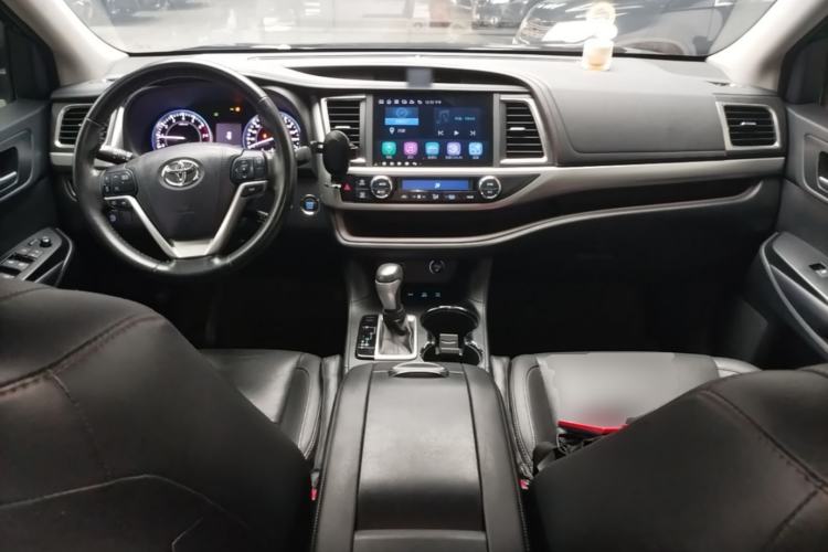 Used Toyota Highlander 2017 2.0T Four-Wheel Drive Luxury Edition 7 Seats Center Console