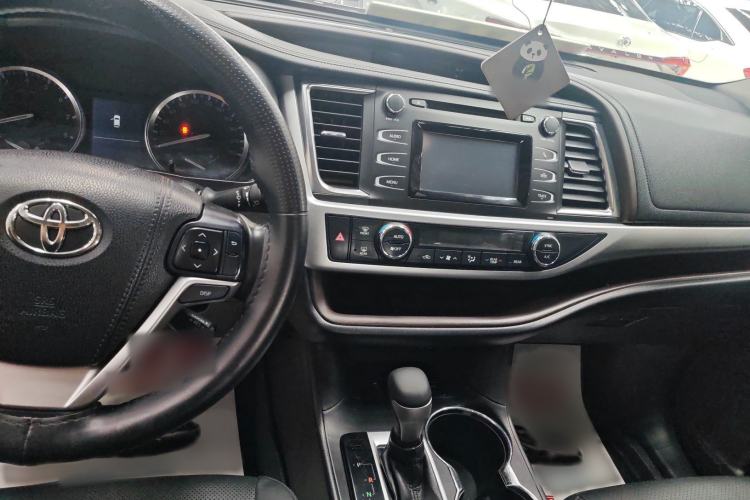 Used Toyota Highlander 2017 2.0T Four-Wheel Drive Luxury Edition 7 Seats Center Console