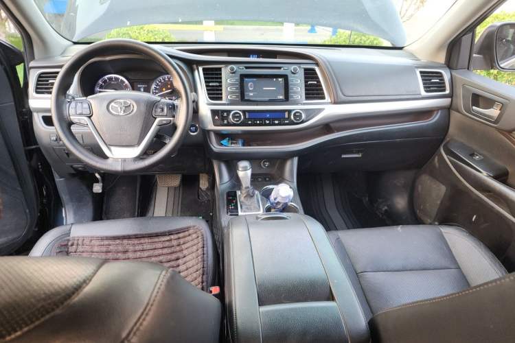 Used Toyota Highlander 2017 2.0T Four-Wheel Drive Luxury Edition 7 Seats Center Console