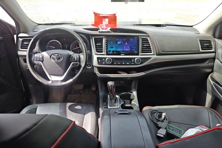 Used Toyota Highlander 2017 2.0T Four-Wheel Drive Black Edition Limited Model Center Console