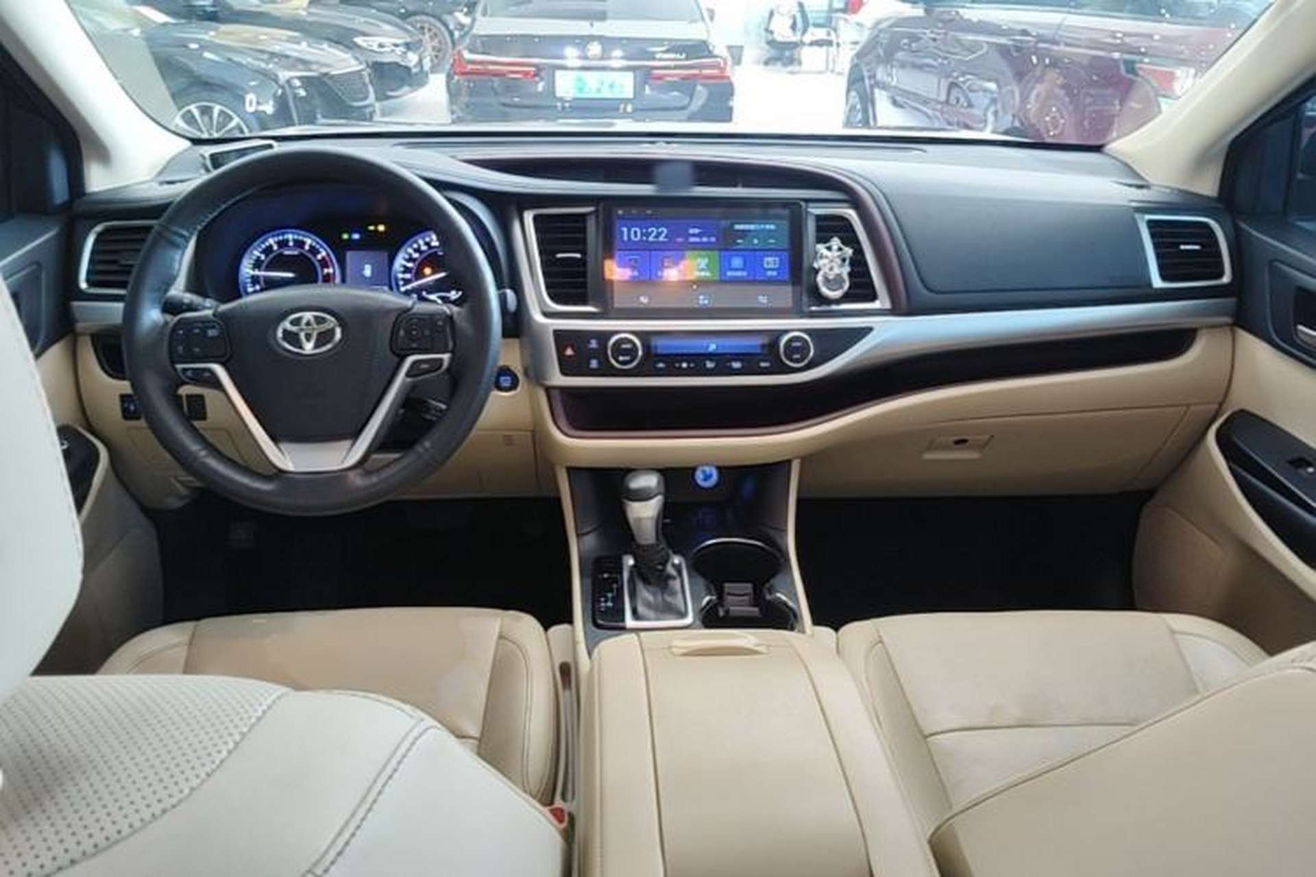 Used Toyota Highlander 2017 2.0T Two-Wheel Drive Luxury Edition 7 Seats Center Console