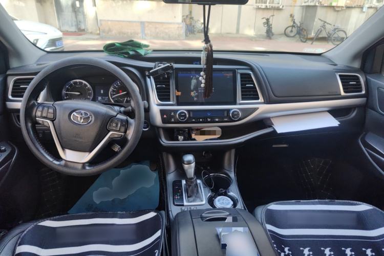 Used Toyota Highlander 2017 2.0T Four-Wheel Drive Luxury Edition 7 Seats Center Console