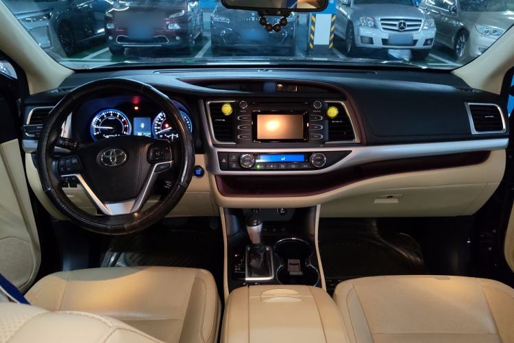 Used Toyota Highlander 2017 2.0T Four-Wheel Drive Luxury Edition 7 Seats Center Console