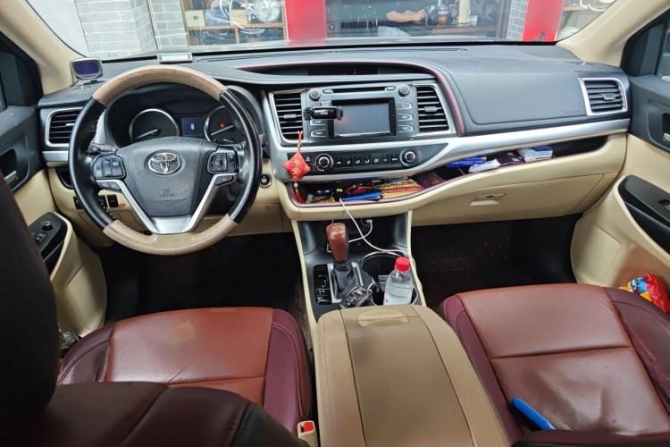 Used Toyota Highlander 2017 2.0T Four-Wheel Drive Elite Edition 7-Seater Center Console