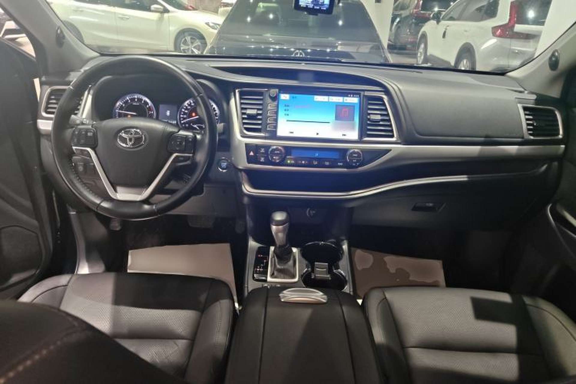 Used Toyota Highlander 2017 2.0T Four-Wheel Drive Luxury Edition 7 Seats Center Console