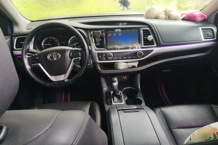 Used Toyota Highlander 2017 2.0T Four-Wheel Drive Luxury Edition 7 Seats Center Console