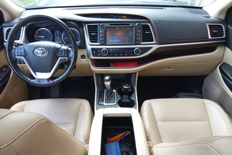 Used Toyota Highlander 2017 2.0T Four-Wheel Drive Ultimate Edition 7 Seats Center Console