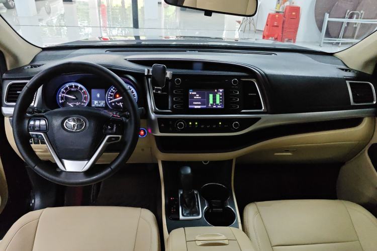 Used Toyota Highlander 2017 2.0T Four-Wheel Drive Elite Edition 7-Seater Center Console