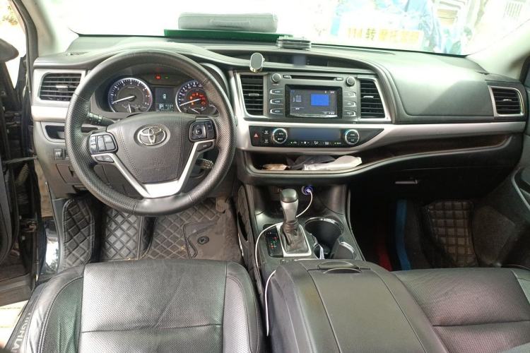 Used Toyota Highlander 2017 2.0T Two-Wheel Drive Luxury Edition 7 Seats Center Console