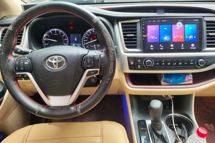 Used Toyota Highlander 2017 2.0T Four-Wheel Drive Elite Edition 7-Seater Center Console