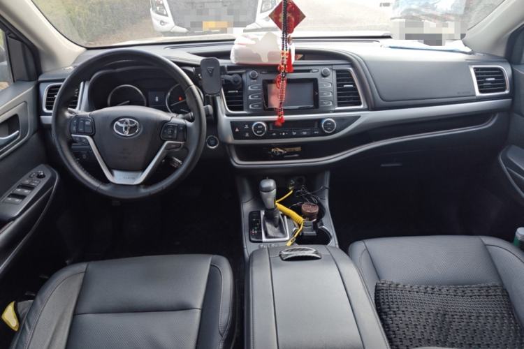 Used Toyota Highlander 2017 2.0T Four-Wheel Drive Luxury Edition 7 Seats Center Console