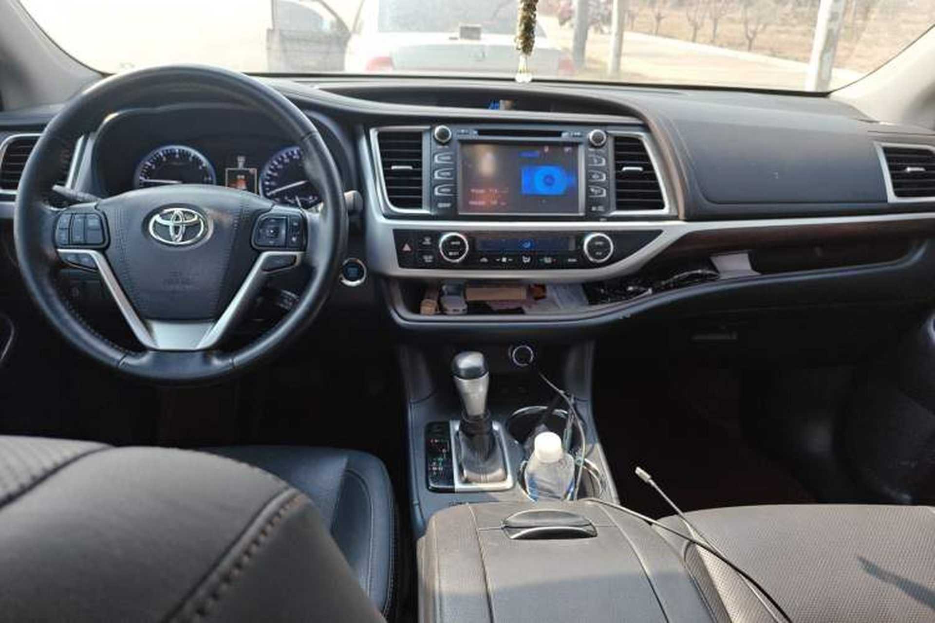 Used Toyota Highlander 2017 2.0T Four-Wheel Drive Ultimate Edition 7 Seats Center Console