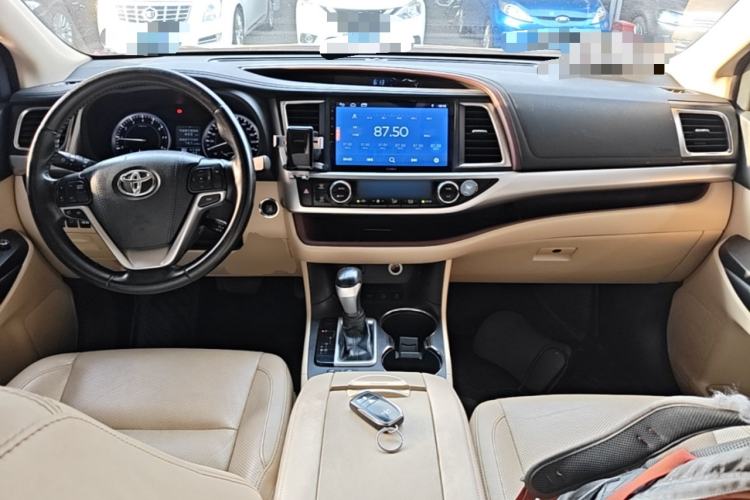 Used Toyota Highlander 2017 2.0T Four-Wheel Drive Luxury Edition 7 Seats Center Console