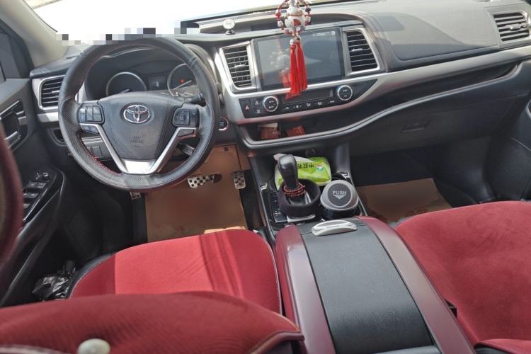 Used Toyota Highlander 2017 2.0T Four-Wheel Drive Black Edition Limited Model Center Console