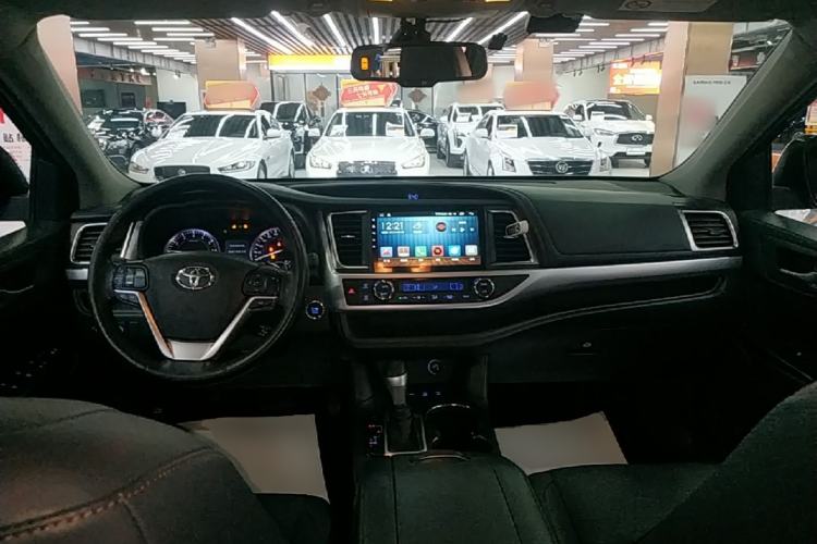 Used Toyota Highlander 2017 2.0T Four-Wheel Drive Luxury Edition 7 Seats Center Console