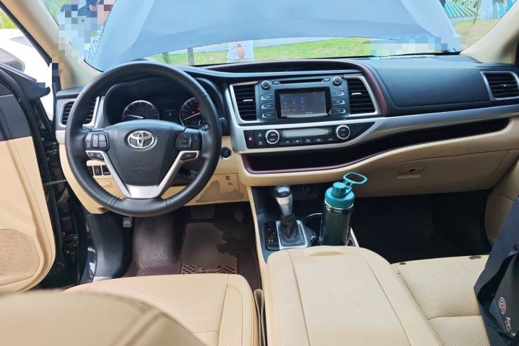 Used Toyota Highlander 2017 2.0T Two-Wheel Drive Luxury Edition 7 Seats Center Console