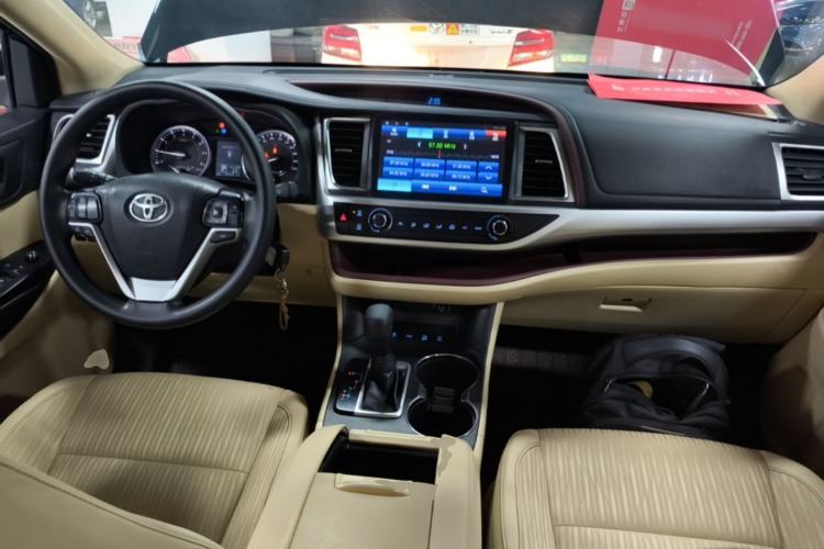 Used Toyota Highlander 2017 2.0T Four-Wheel Drive Elite Edition 7-Seater Center Console