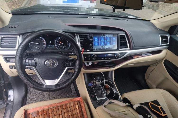 Used Toyota Highlander 2017 2.0T Four-Wheel Drive Luxury Edition 7 Seats Center Console