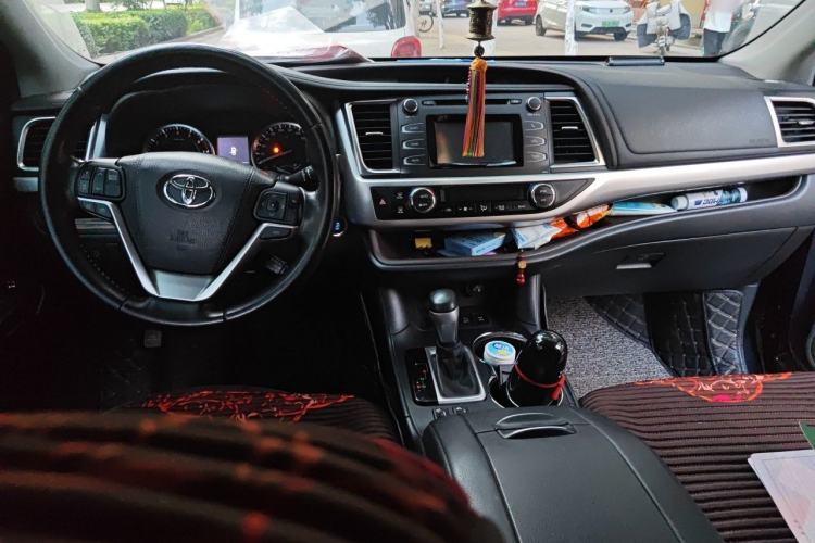 Used Toyota Highlander 2017 2.0T Four-Wheel Drive Luxury Edition 7 Seats Center Console