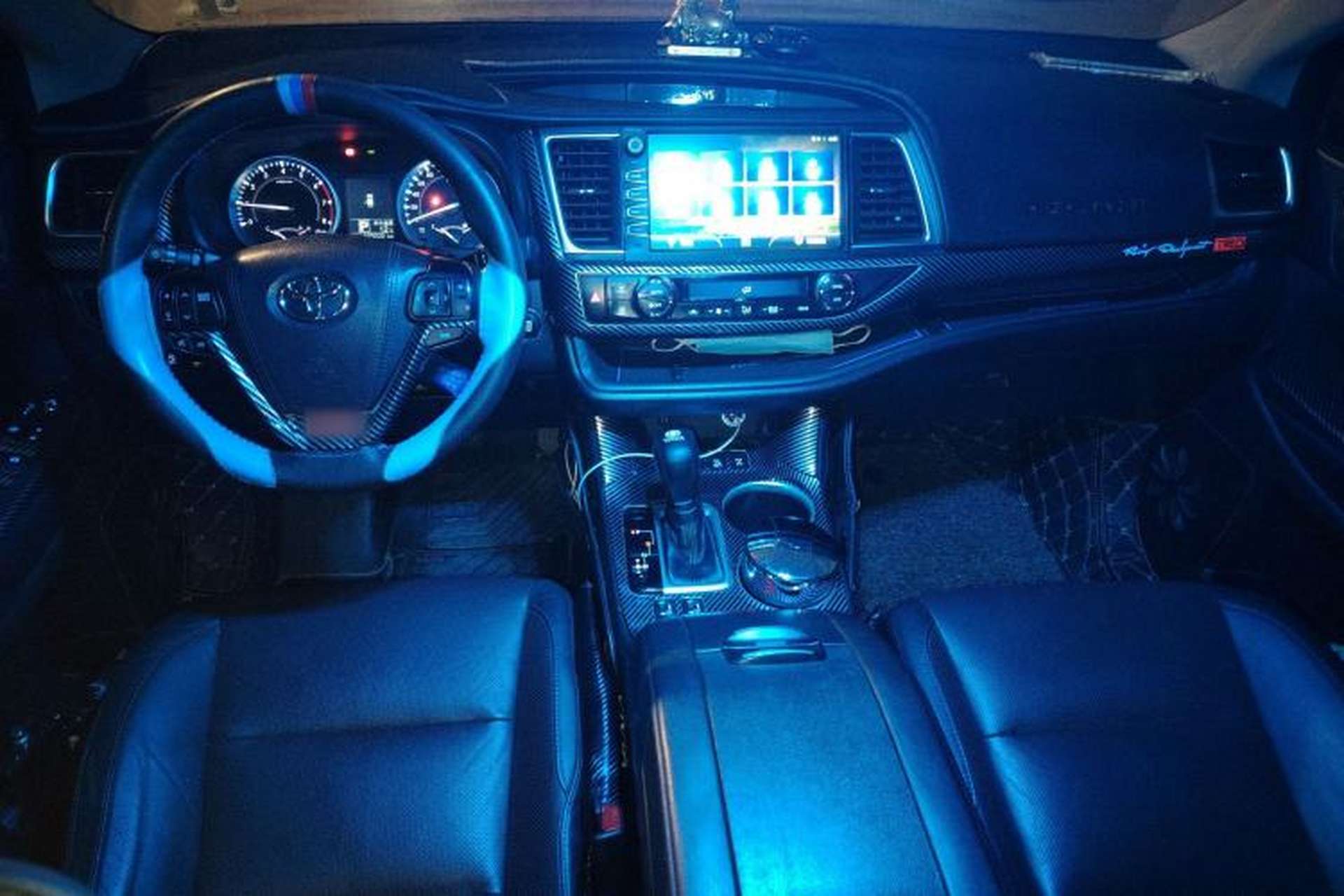 Used Toyota Highlander 2017 2.0T Four-Wheel Drive Luxury Edition 7 Seats Center Console