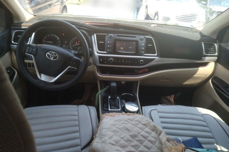 Used Toyota Highlander 2017 2.0T Four-Wheel Drive Elite Edition 7-Seater Center Console