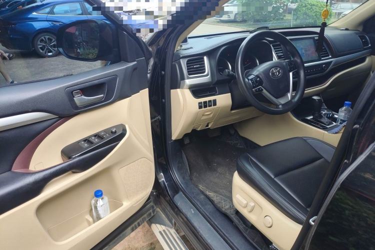 Used Toyota Highlander 2017 2.0T Two-Wheel Drive Elite Edition 5 Seats Driver Seat
