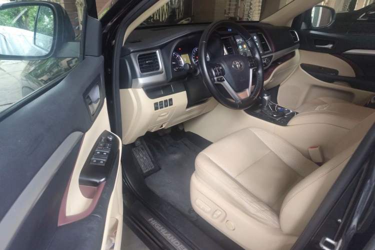 Used Toyota Highlander 2017 2.0T Four-Wheel Drive Luxury Edition 7 Seats Driver Seat