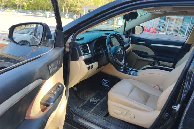 Used Toyota Highlander 2017 2.0T Four-Wheel Drive Elite Edition 7-Seater Driver Seat