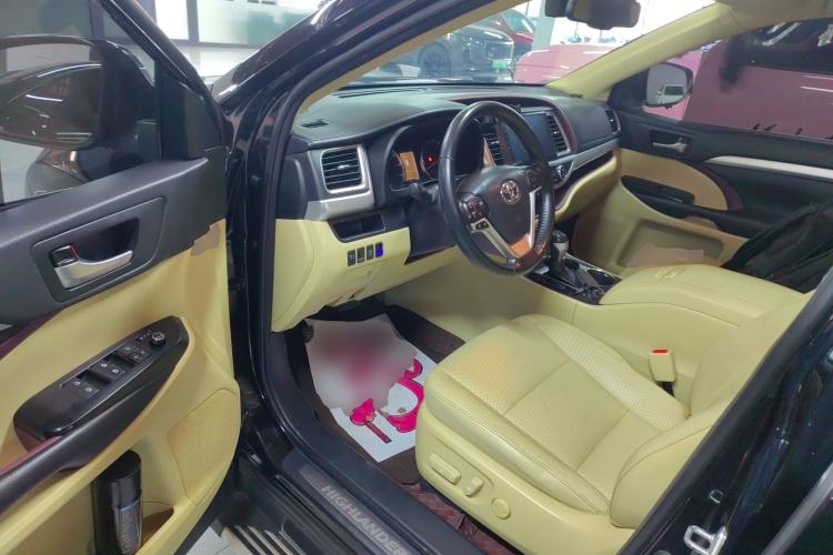 Used Toyota Highlander 2017 2.0T Four-Wheel Drive Luxury Edition 7 Seats Driver Seat