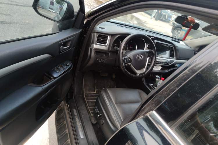 Used Toyota Highlander 2017 2.0T Four-Wheel Drive Black Edition Limited Model Driver Seat