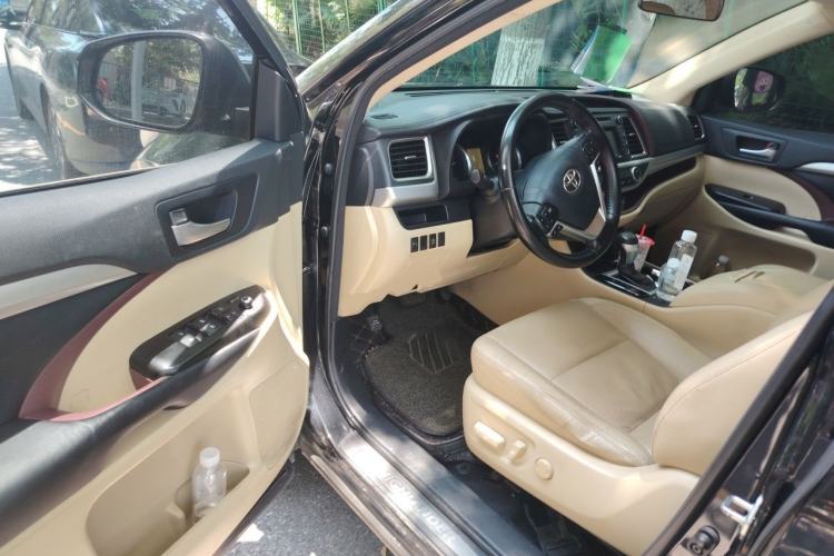 Used Toyota Highlander 2017 2.0T Four-Wheel Drive Luxury Edition 7 Seats Driver Seat