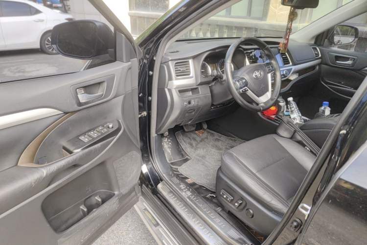 Used Toyota Highlander 2017 2.0T Four-Wheel Drive Luxury Edition 7 Seats Driver Seat