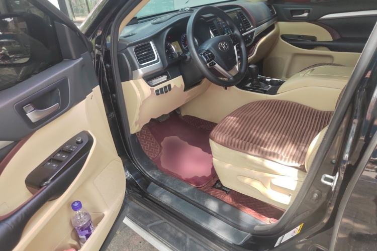 Used Toyota Highlander 2017 2.0T Two-Wheel Drive Elite Version 7 Seats Driver Seat
