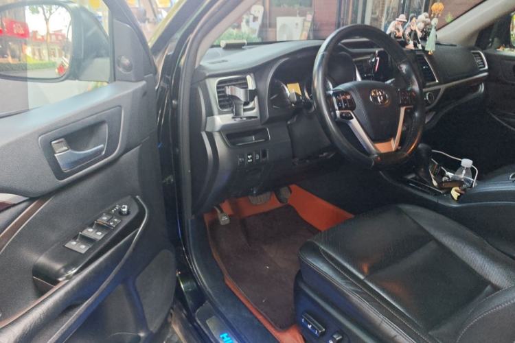 Used Toyota Highlander 2017 2.0T Four-Wheel Drive Luxury Edition 7 Seats Driver Seat