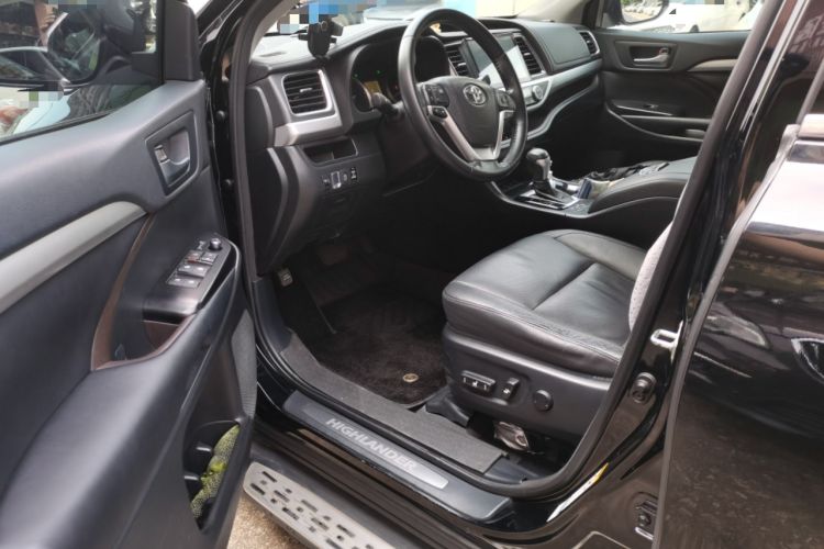 Used Toyota Highlander 2017 2.0T Four-Wheel Drive Luxury Edition 7 Seats Driver Seat