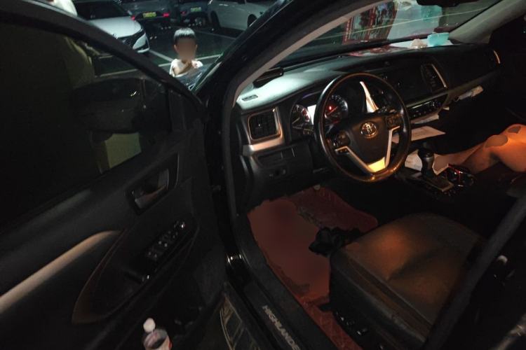 Used Toyota Highlander 2017 2.0T Four-Wheel Drive Luxury Edition 7 Seats Driver Seat