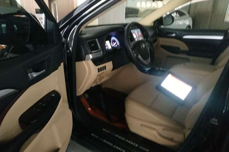 Used Toyota Highlander 2017 2.0T Four-Wheel Drive Elite Edition 7-Seater Driver Seat
