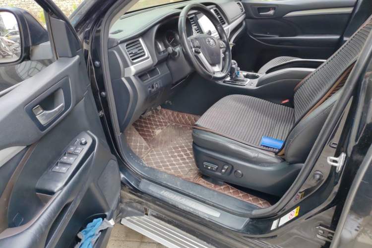 Used Toyota Highlander 2017 2.0T Four-Wheel Drive Luxury Edition 7 Seats Driver Seat