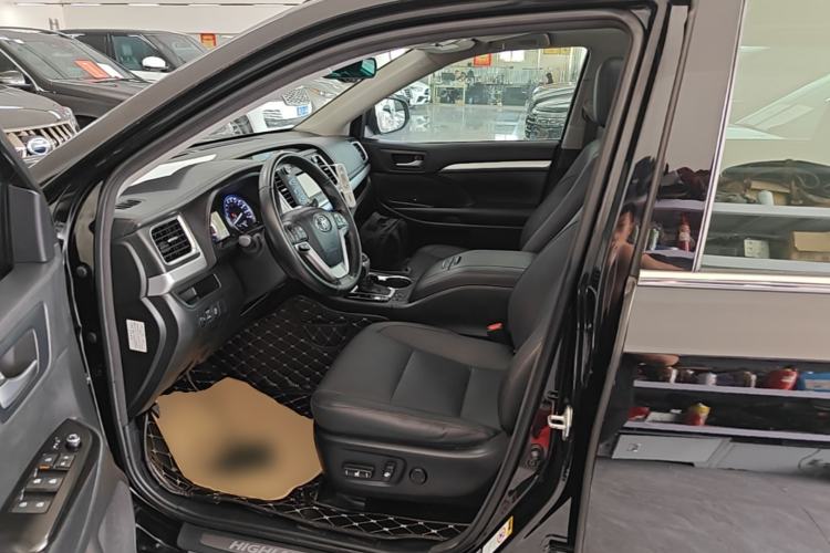 Used Toyota Highlander 2017 2.0T Four-Wheel Drive Luxury Edition 7 Seats Driver Seat