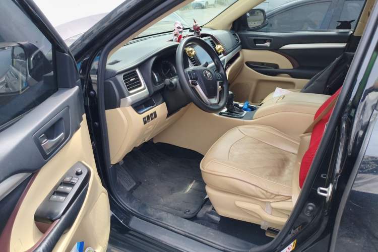 Used Toyota Highlander 2017 2.0T Two-Wheel Drive Elite Version 7 Seats Driver Seat