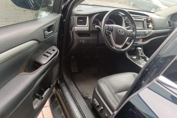 Used Toyota Highlander 2017 2.0T Four-Wheel Drive Black Edition Limited Model Driver Seat