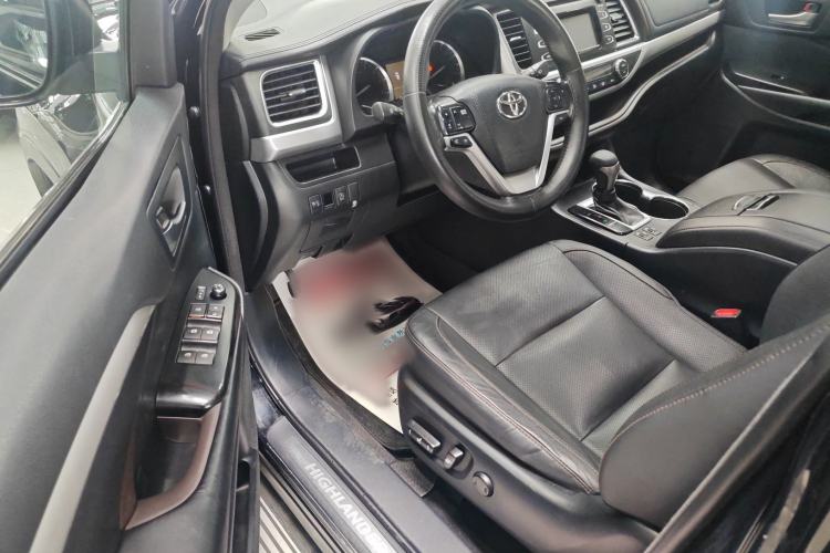 Used Toyota Highlander 2017 2.0T Four-Wheel Drive Luxury Edition 7 Seats Driver Seat