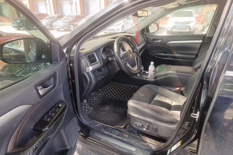 Used Toyota Highlander 2017 2.0T Four-Wheel Drive Black Edition Limited Model Driver Seat