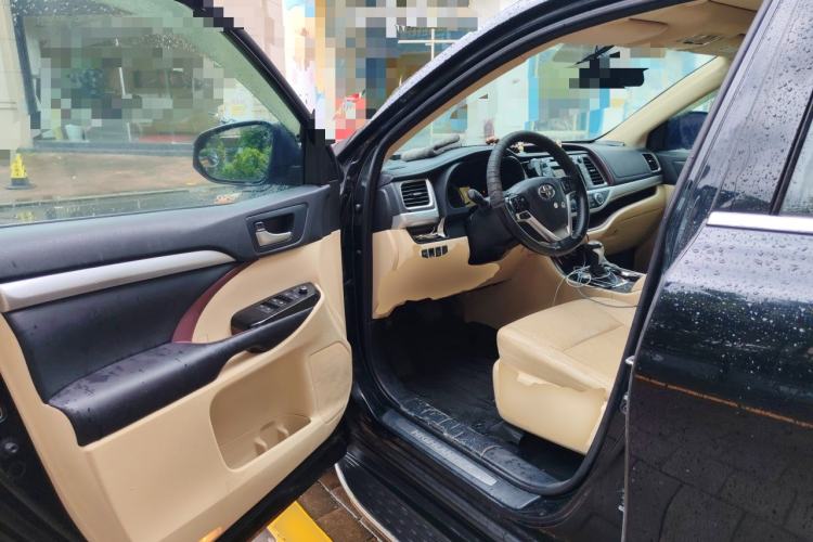 Used Toyota Highlander 2017 2.0T Two-Wheel Drive Luxury Edition 7 Seats Driver Seat