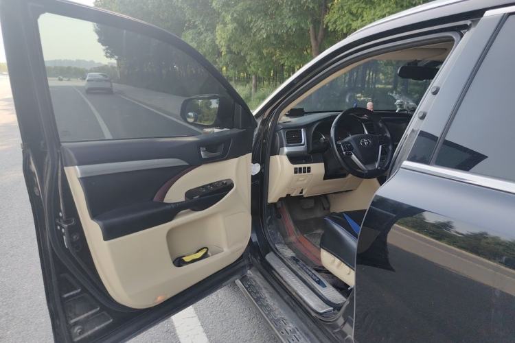 Used Toyota Highlander 2017 2.0T Four-Wheel Drive Luxury Edition 7 Seats Driver Seat